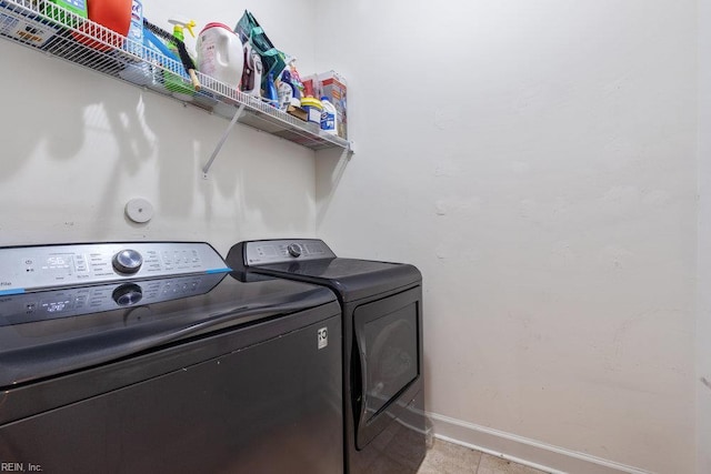 4437 Cherokee Dr, Suffolk, VA 23434 - laundry area with washer and dryer and baseboards