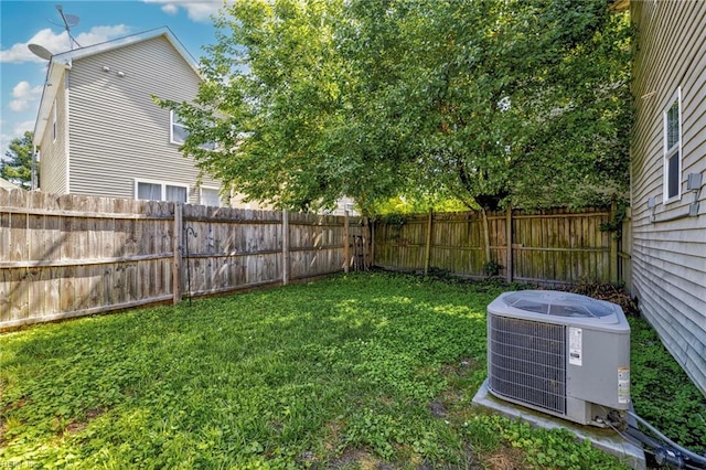 2105 Portlock Rd, Chesapeake, VA 23324 - view of yard featuring cooling unit