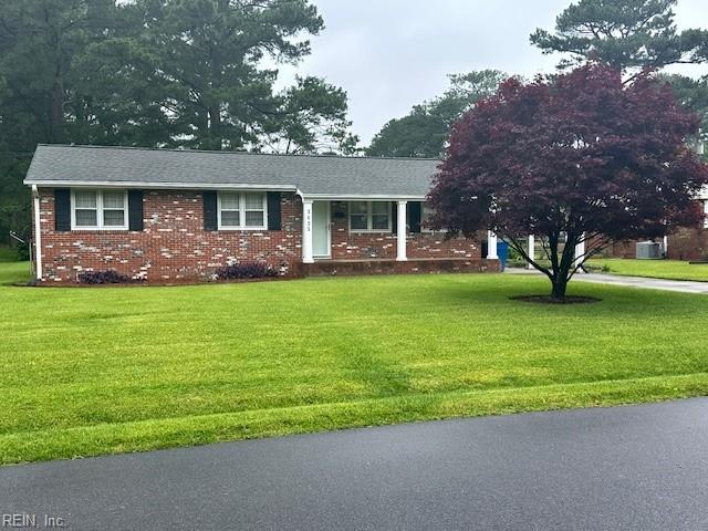 3435 Macdonald Rd, Virginia Beach, VA 23464 - ranch-style house featuring a front lawn and brick siding