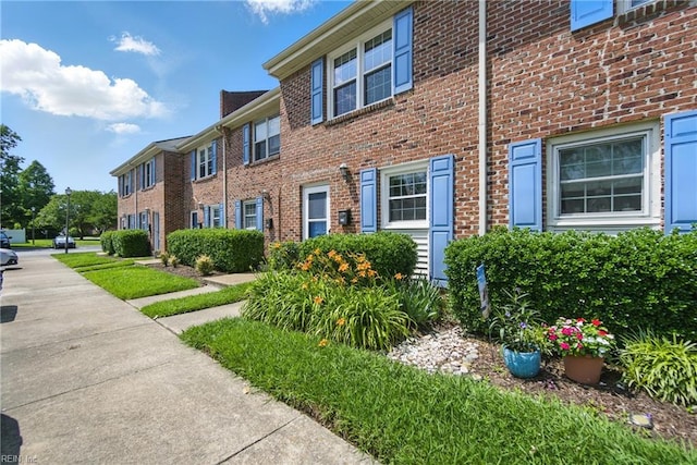 882 Elizabeth Ct, Virginia Beach, VA 23451 - view of front of property featuring brick siding