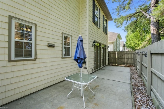 460 Blue Beech Way Unit 963, Chesapeake, VA 23320 - fenced backyard featuring a patio
