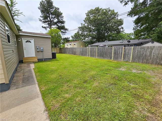 865 Kings Arms Dr, Virginia Beach, VA 23452 - view of yard with entry steps and central AC