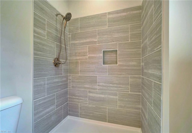 515 Buckroe Ave, Hampton, VA 23664 - bathroom with tiled shower and toilet