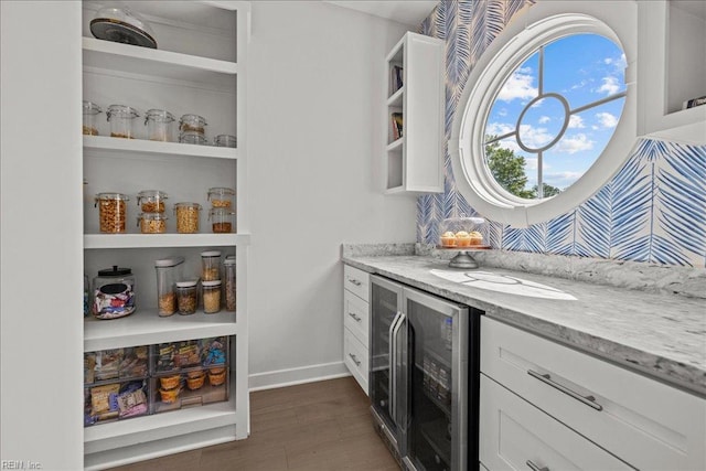 909 Los Colonis Dr, Virginia Beach, VA 23456 - pantry featuring beverage cooler