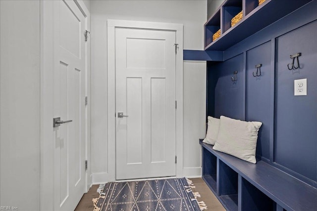 909 Los Colonis Dr, Virginia Beach, VA 23456 - mudroom featuring baseboards