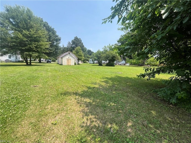 8403 Chesapeake Blvd, Norfolk, VA 23518 - view of green lawn