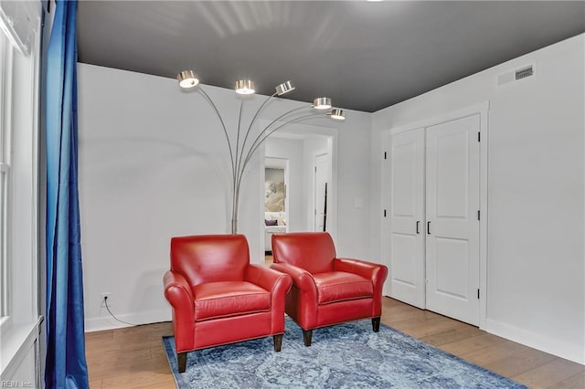 808 High Point Ave, Virginia Beach, VA 23451 - sitting room featuring wood finished floors and baseboards