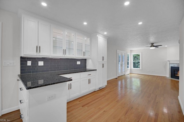 105 Londonderry Ln, Williamsburg, VA 23188 - kitchen featuring baseboards, white cabinets, tasteful backsplash, ceiling fan, and recessed lighting