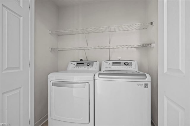 208 56th St Unit B, Virginia Beach, VA 23451 - laundry area featuring washer and clothes dryer