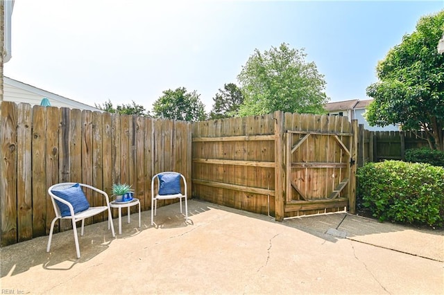 785 Biltmore Dr, Virginia Beach, VA 23454 - view of patio / terrace with a gate