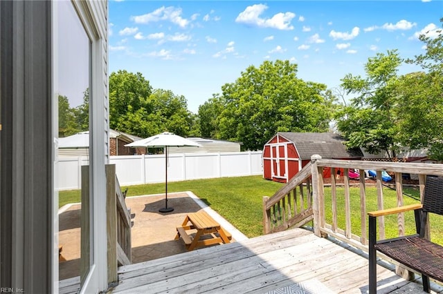 1216 New Born Ct, Chesapeake, VA 23322 - wooden deck with a patio