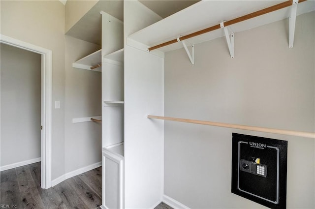 32 Gunter Ct, Hampton, VA 23666 - spacious closet with wood finished floors