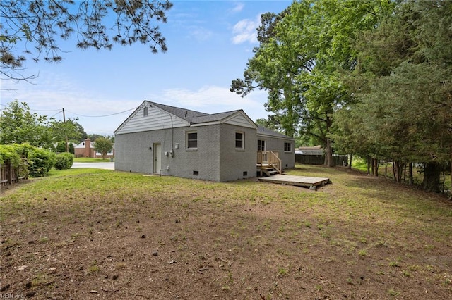 13 Cortez Ct, Hampton, VA 23666 - rear view of property with crawl space and a deck