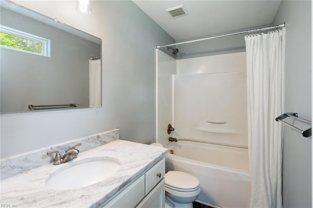 2816 N Nansemond Dr, Suffolk, VA 23435 - bathroom with vanity, toilet, and shower / tub combo with curtain