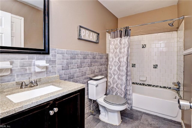 115 Bowen Dr, Hampton, VA 23666 - full bath with tile walls, vanity, and shower / bath combo
