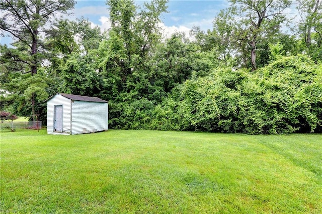 115 Bowen Dr, Hampton, VA 23666 - view of yard with a storage shed