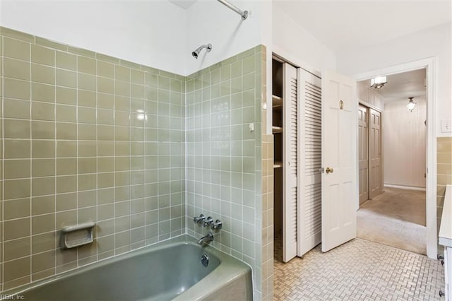 122 Avery Cres, Newport News, VA 23606 - full bathroom with shower / bath combination