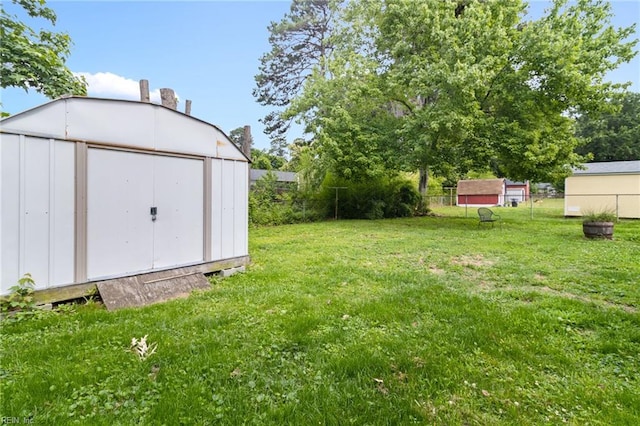617 Redheart Dr, Hampton, VA 23666 - view of yard with a storage shed