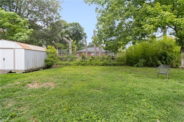 617 Redheart Dr, Hampton, VA 23666 - view of yard with a storage shed