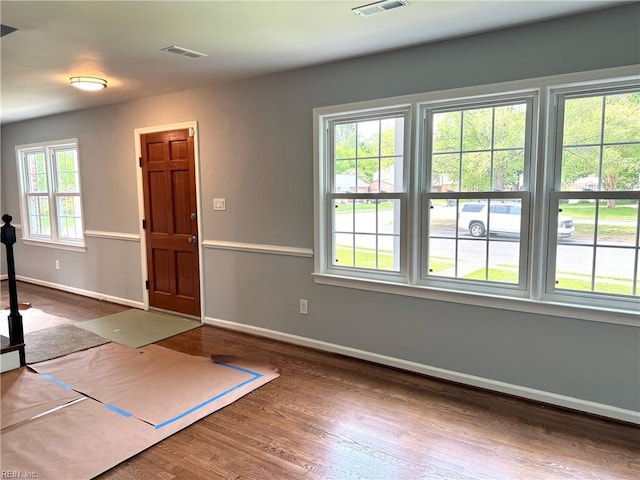 2 Yulee Ct, Hampton, VA 23669 - entrance foyer featuring wood finished floors and baseboards