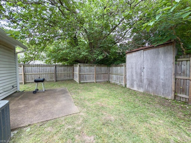 808 Dora Ct, Virginia Beach, VA 23455 - view of yard featuring a patio area and cooling unit
