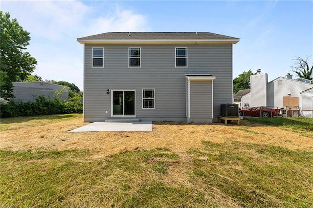 4 Roundtree Cir, Hampton, VA 23661 - rear view of house featuring a patio and a yard
