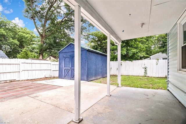 112 Atwell Ln, Hampton, VA 23669 - fenced backyard featuring a patio