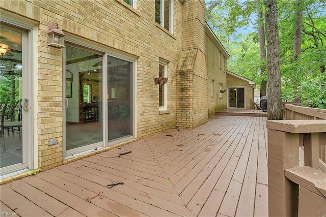 928 S Spigel Dr, Virginia Beach, VA 23454 - view of wooden terrace