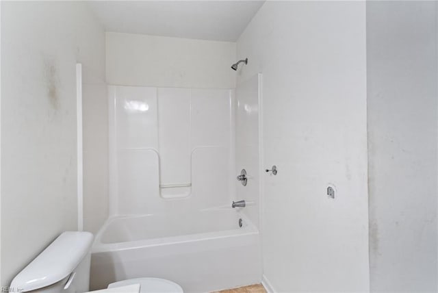 10 Musket Ln, Hampton, VA 23666 - bathroom with toilet and tub / shower combination