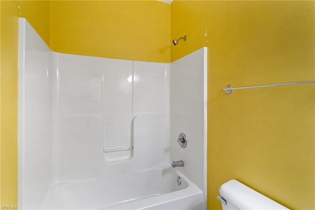 10 Musket Ln, Hampton, VA 23666 - full bath with toilet and shower / bath combination