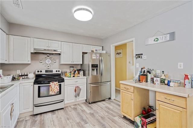 5425 Sweetwater Ct, Virginia Beach, VA 23462 - kitchen featuring stainless steel appliances, under cabinet range hood, light countertops, light wood-style flooring, and white cabinets