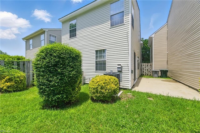 4 Angelia Way, Hampton, VA 23663 - back of property featuring a patio area