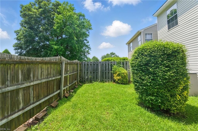 4 Angelia Way, Hampton, VA 23663 - view of fenced backyard
