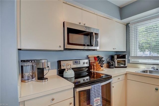 1118 Glengarry Way, Virginia Beach, VA 23451 - kitchen with appliances with stainless steel finishes and light countertops