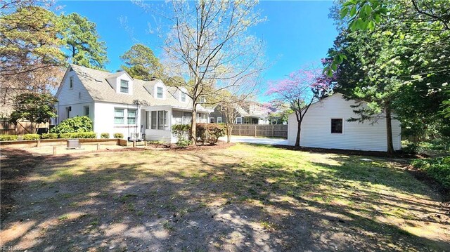 1051 S Lexan Cres, Norfolk, VA 23508 - back of property with a sunroom