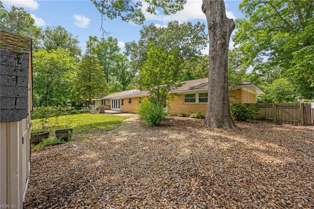 2 Sir Francis Wyatt Pl, Newport News, VA 23606 - view of yard with a gate