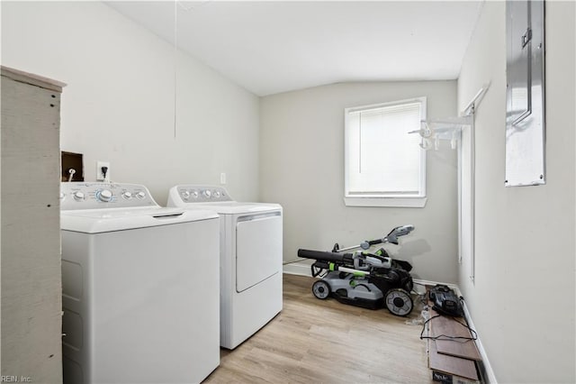 504 Day St, Hampton, VA 23661 - laundry room featuring independent washer and dryer and light wood finished floors