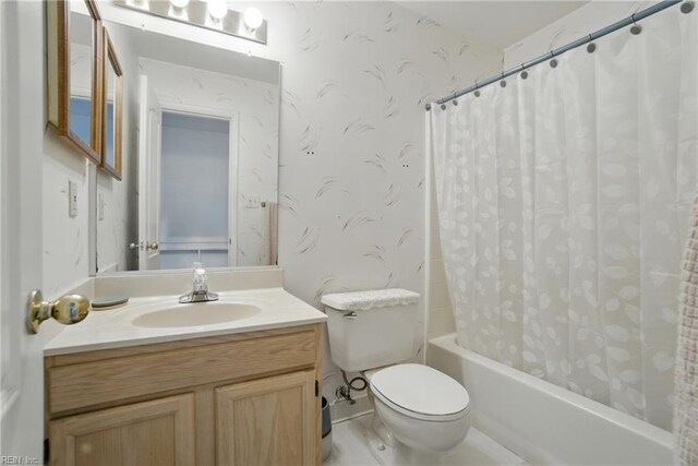 1039 Little Bay Ave, Norfolk, VA 23503 - full bath featuring vanity, wallpapered walls, and shower / tub combo