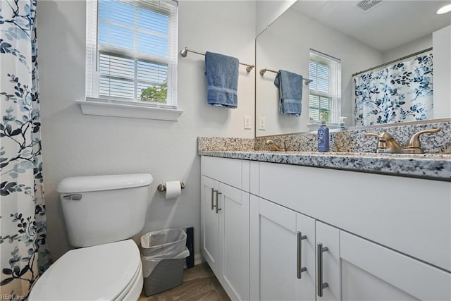 321 Pinner St, Suffolk, VA 23434 - full bath with vanity and a shower with curtain