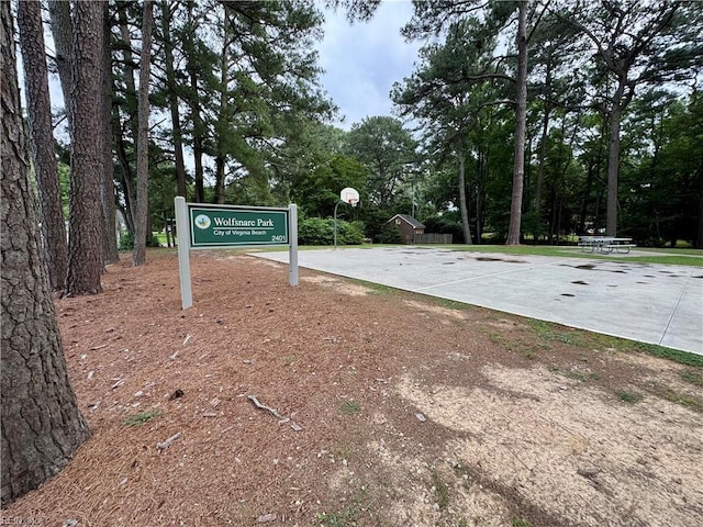 709 Wolfsnare Cres, Virginia Beach, VA 23454 - view of home's community with community basketball court