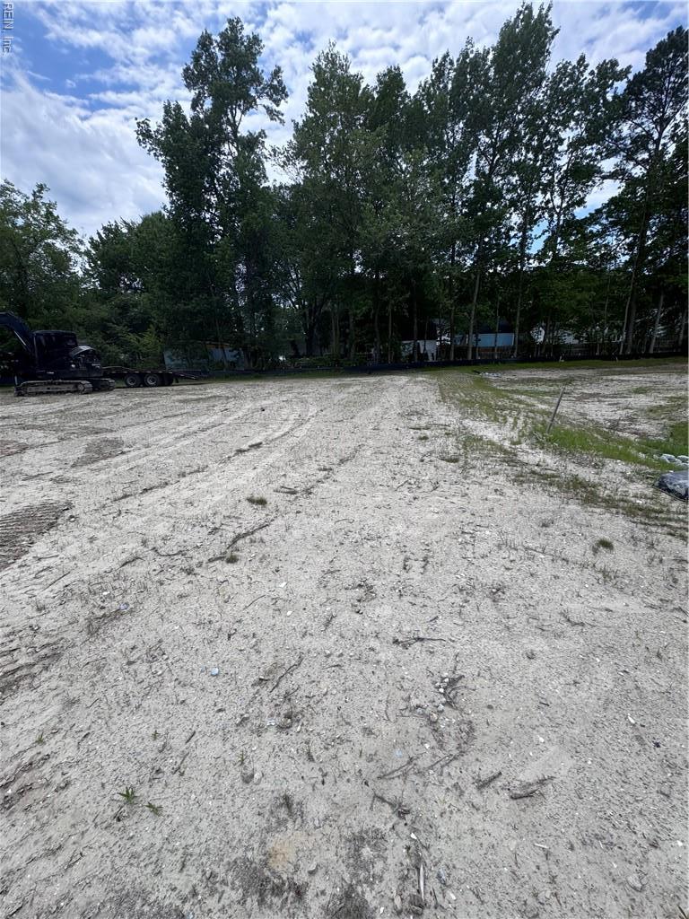 2304 Shipyard Rd, Chesapeake, VA 23323