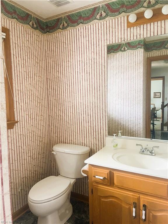 937 Marble Arch, Chesapeake, VA 23322 - half bath with wallpapered walls and vanity