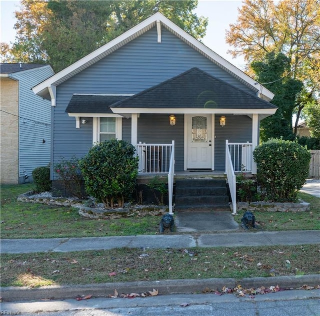 1029 Hannah St, Norfolk, VA 23505 - bungalow with a porch