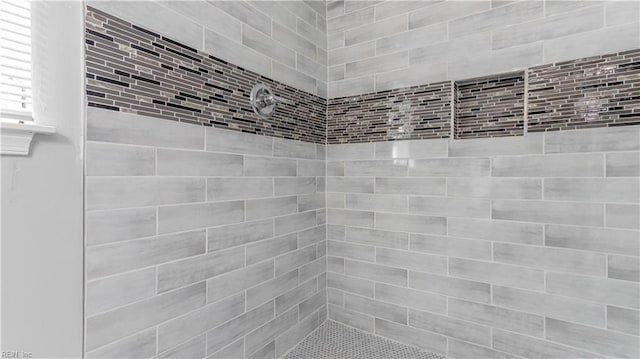 969 Sunnyside Dr, Virginia Beach, VA 23464 - full bathroom featuring tiled shower