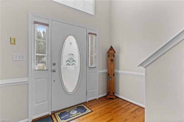 2000 Kelsey Bay Ct, Chesapeake, VA 23323 - foyer entrance featuring wood finished floors and baseboards