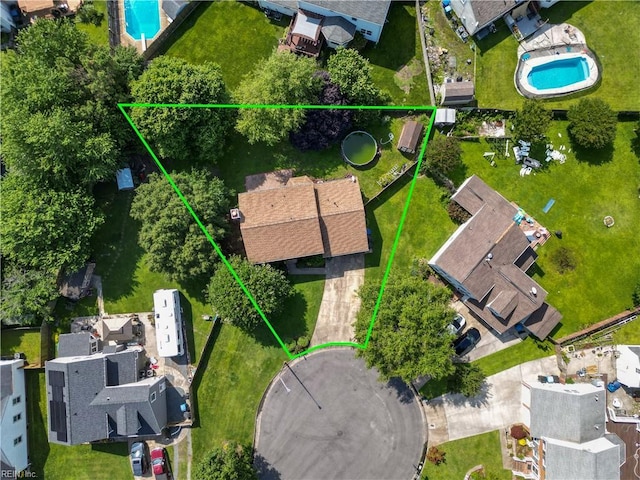 2505 Castle Hill Ct, Virginia Beach, VA 23454 - aerial view of residential area featuring a pool and property boundaries highlighted