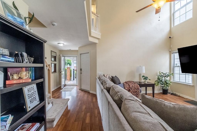 5537 Port Royal Dr, Virginia Beach, VA 23462 - living room featuring wood finished floors and ceiling fan