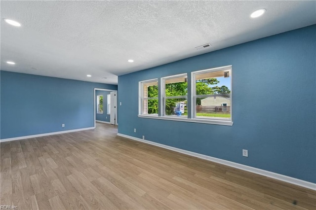 725 Burgesses Ln, Virginia Beach, VA 23452