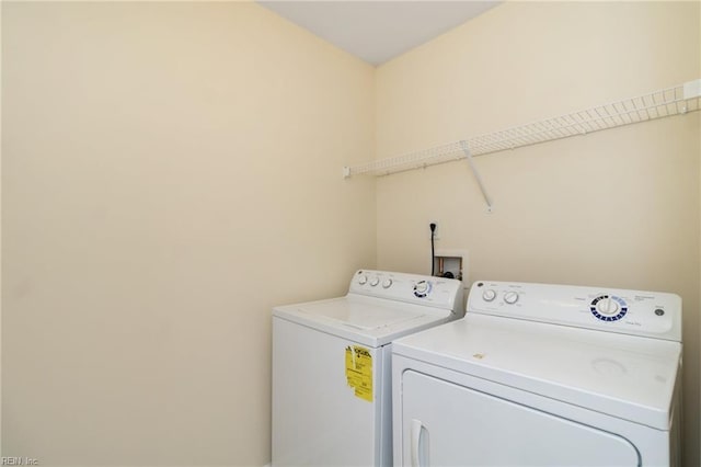 3112 Sybilla St, Chesapeake, VA 23323 - laundry area with washer and clothes dryer