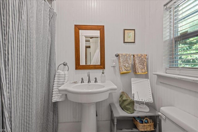 537 Cavalier Dr, Virginia Beach, VA 23451 - bathroom featuring toilet and curtained shower